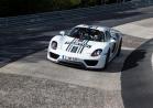 Porsche 918 Spyder al Nurburgring in curva