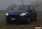 Prova Ford Fiesta ST tre quarti anteriore lato sinistro