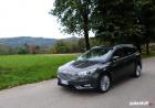 Prova Ford Focus Wagon 1.5 TDCi 120 CV tre quarti anteriore