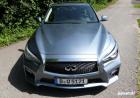 Prova Infiniti Q50 2.2d dettaglio cofano motore