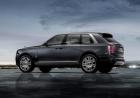 Rolls-Royce Cullinan tre quarti posteriore