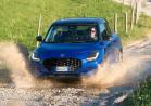 Suzuki Swift Hybrid AllGrip nel guado