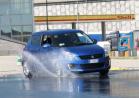 Suzuki Swift prova piattaforma idraulica MotorOasi