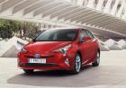Toyota Prius Plug-in tre quarti rossa