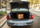 Volvo: ricevere i pacchi di Amazon in auto 03