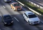 Volvo S60 nel traffico dall'alto