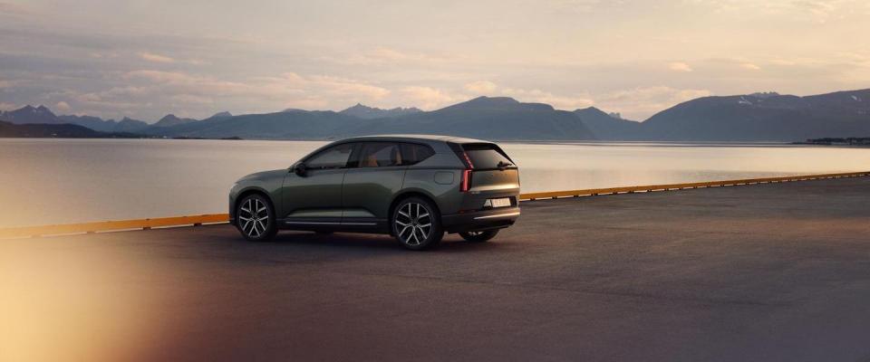 volvo ex60 foto prezzi informazioni