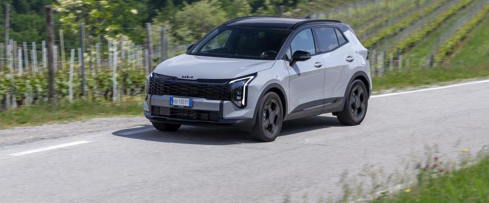 kia sportage tri-fuel ibrida gpl prezzo consumo recensione
