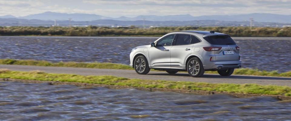 ford kuga ibrida plug-in
