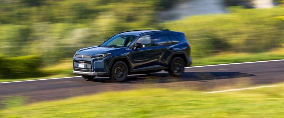 suzuki across 2026 prova su strada