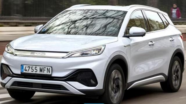 BYD ATTO 3 profilo