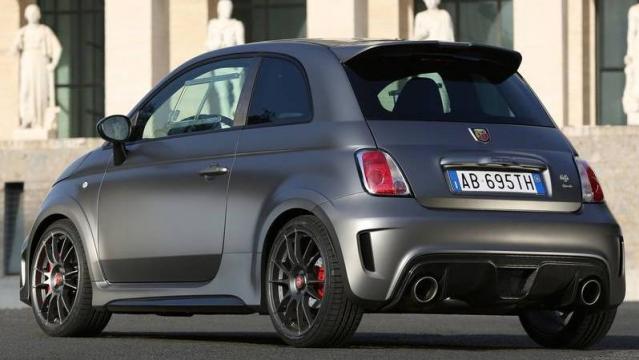 Abarth 695 posteriore 1