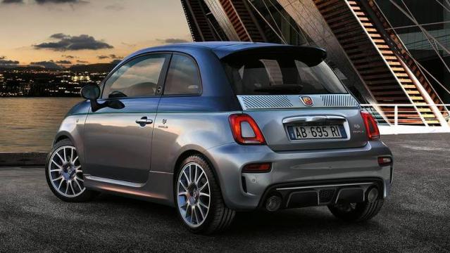 Abarth 695C posteriore