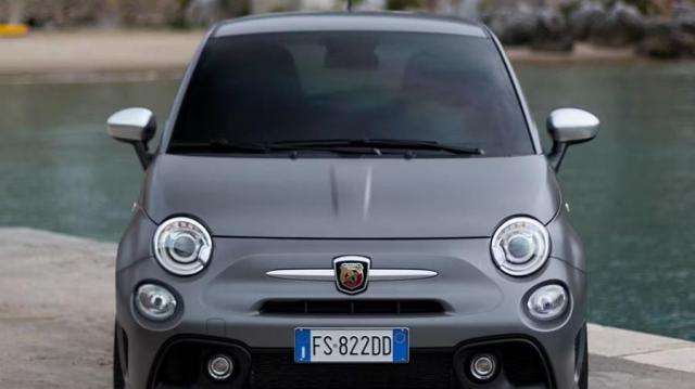 Abarth 595 grigia