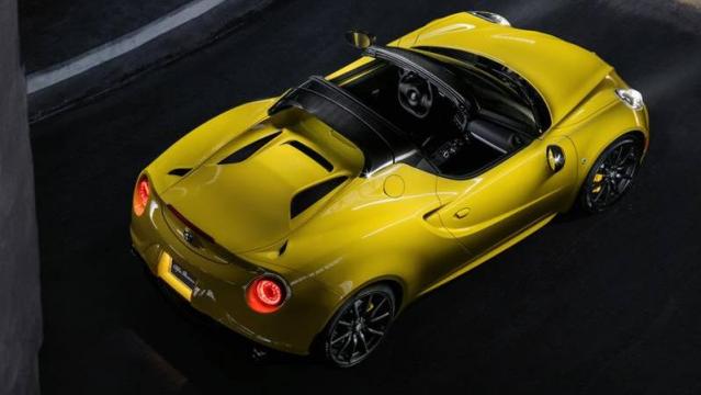 Alfa Romeo 4C Spider foto