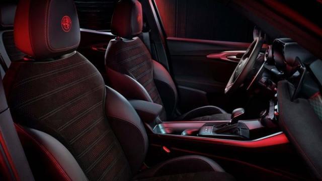 Alfa Romeo Tonale interni