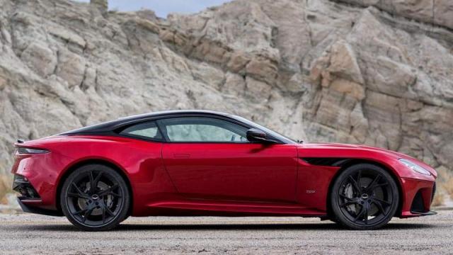Aston Martin DBS Superleggera profilo