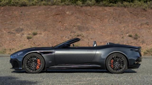 Aston Martin DBS Volante profilo 2