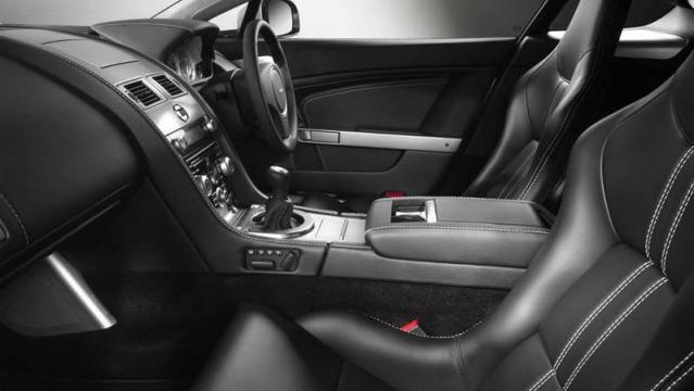 Aston Martin V8 Vantage Coup&eacute; interni