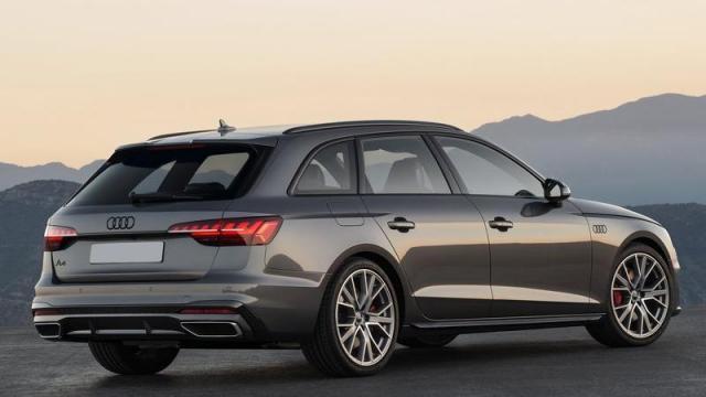 Audi A4 Avant tre quarti posteriore