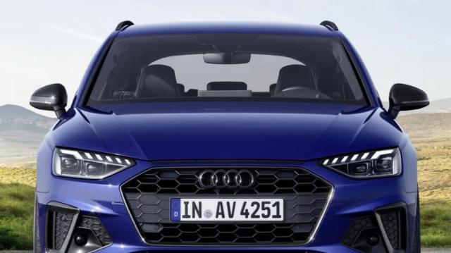 Audi A4 Avant blu