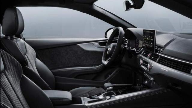 Audi Nuova A5 Coupé interni 1