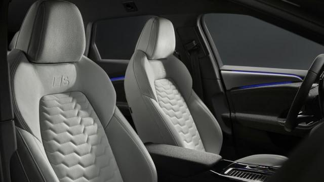 Audi A6 Avant e-tron 1