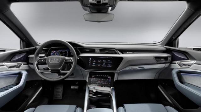Audi e-tron Sportback abitacolo
