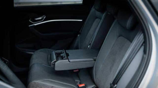 Audi e-tron Sportback S sedili