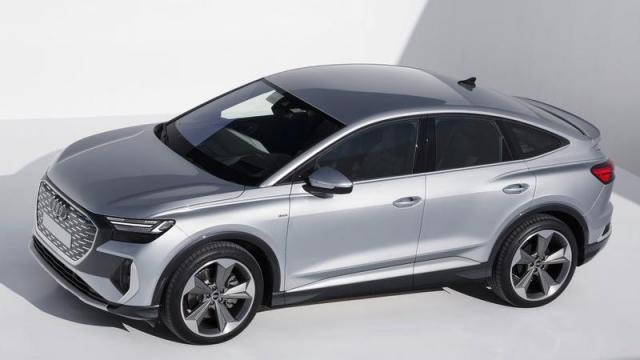 Audi Q4 Sportback e-tron tre quarti anteriore 1