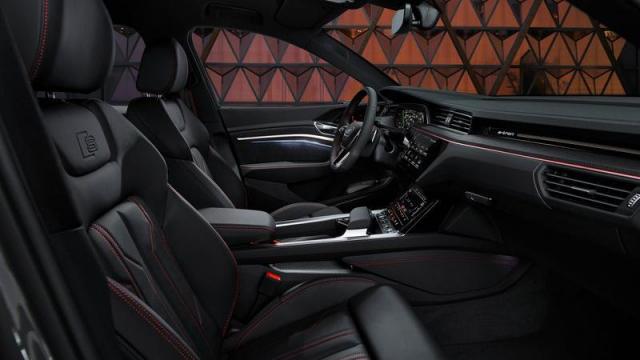 Audi Q8 e-tron 1