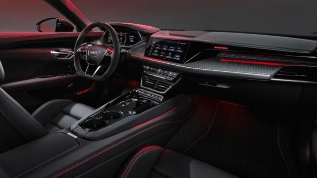 Audi RS e-tron GT interni 1