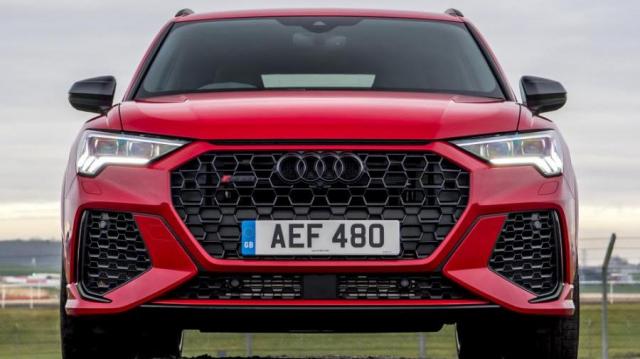 Audi RS Q3 rossa