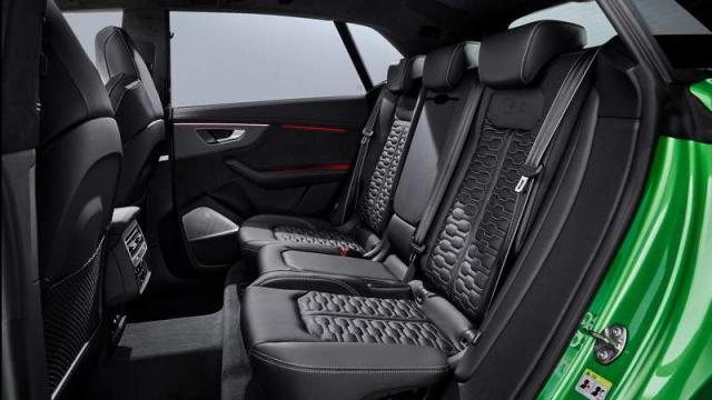Audi Nuovo RS Q8 abitacolo