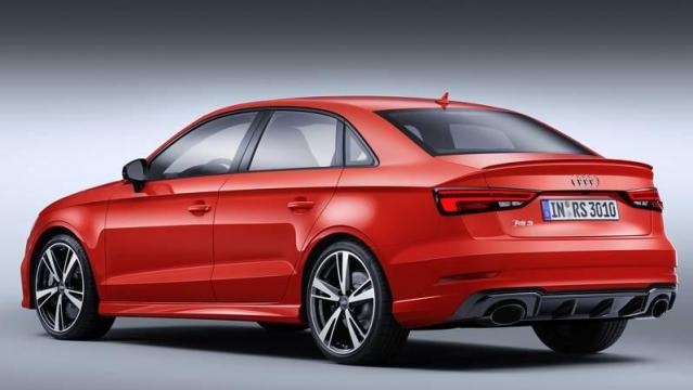 Audi RS3 Sedan posteriore laterale