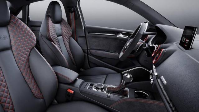 Audi RS3 Sedan sedili