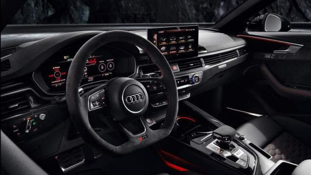 Audi Nuova RS4 Avant interni 1