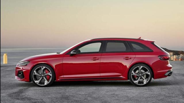Audi Nuova RS4 Avant profilo