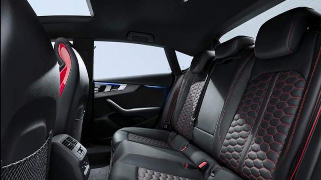 Audi Nuova RS5 Sportback posteriore interni
