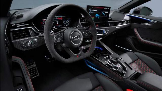 Audi Nuova RS5 Sportback interni strumentazione