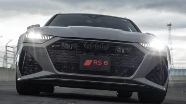 Audi RS6 Avant strada