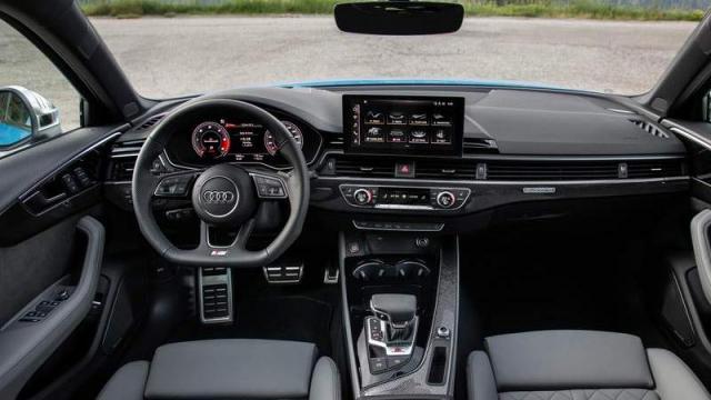 Audi Nuova S4 interni