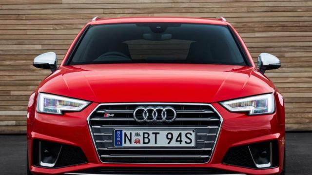 Audi S4 Avant rossa