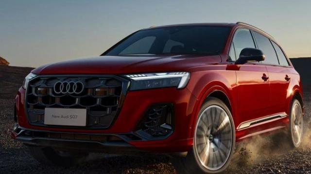 Audi SQ7 profilo