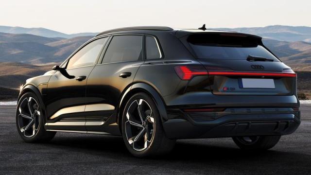 Audi SQ8 e-tron posteriore