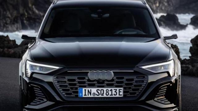 Audi SQ8 e-tron frontale