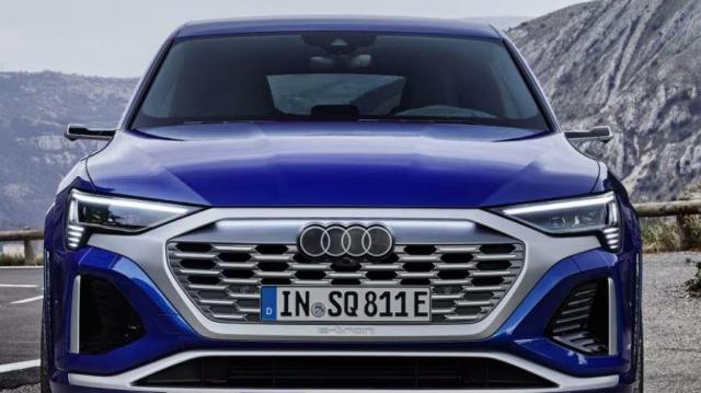 Audi SQ8 Sportback e-tron frontale