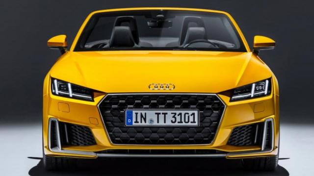 Audi TT Roadster gialla