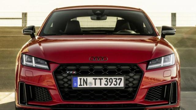 Audi TTS Roadster rossa
