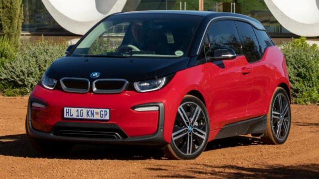 BMW i3 rossa e nera